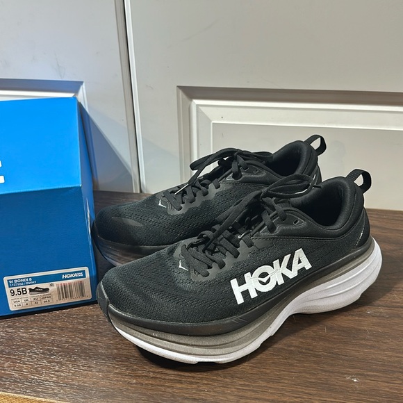 Hoka Shoes - Hoka W Bondi 8 Sneakers